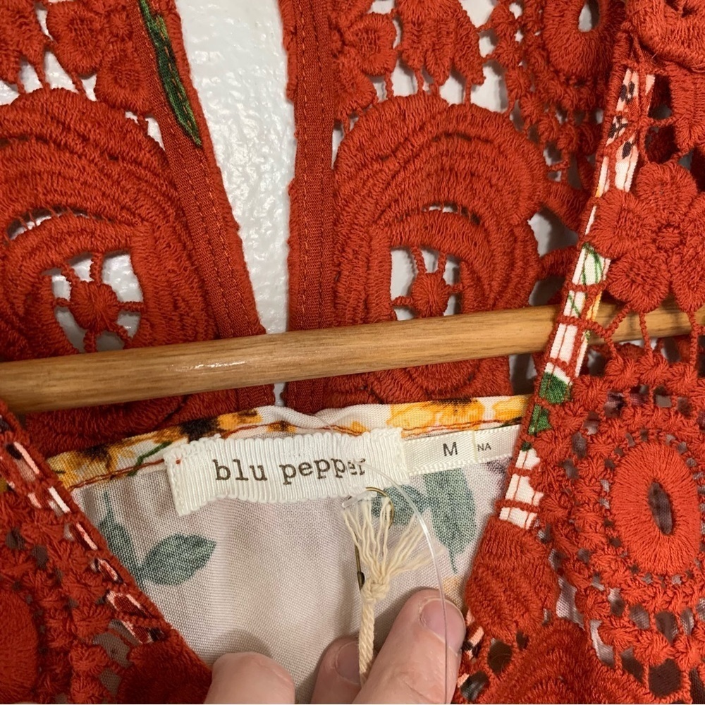 Blu Pepper Boho Rust Floral Crochet Mini Dress Size M NEW - Picture 4 of 9